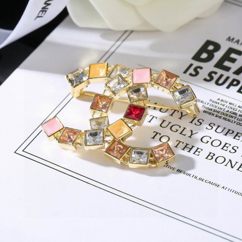 Chanel Brooch 03yxs256
